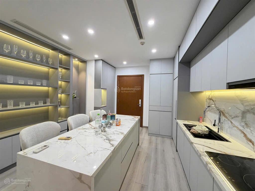 Bán 2pn tòa landmark plus, tầng cao