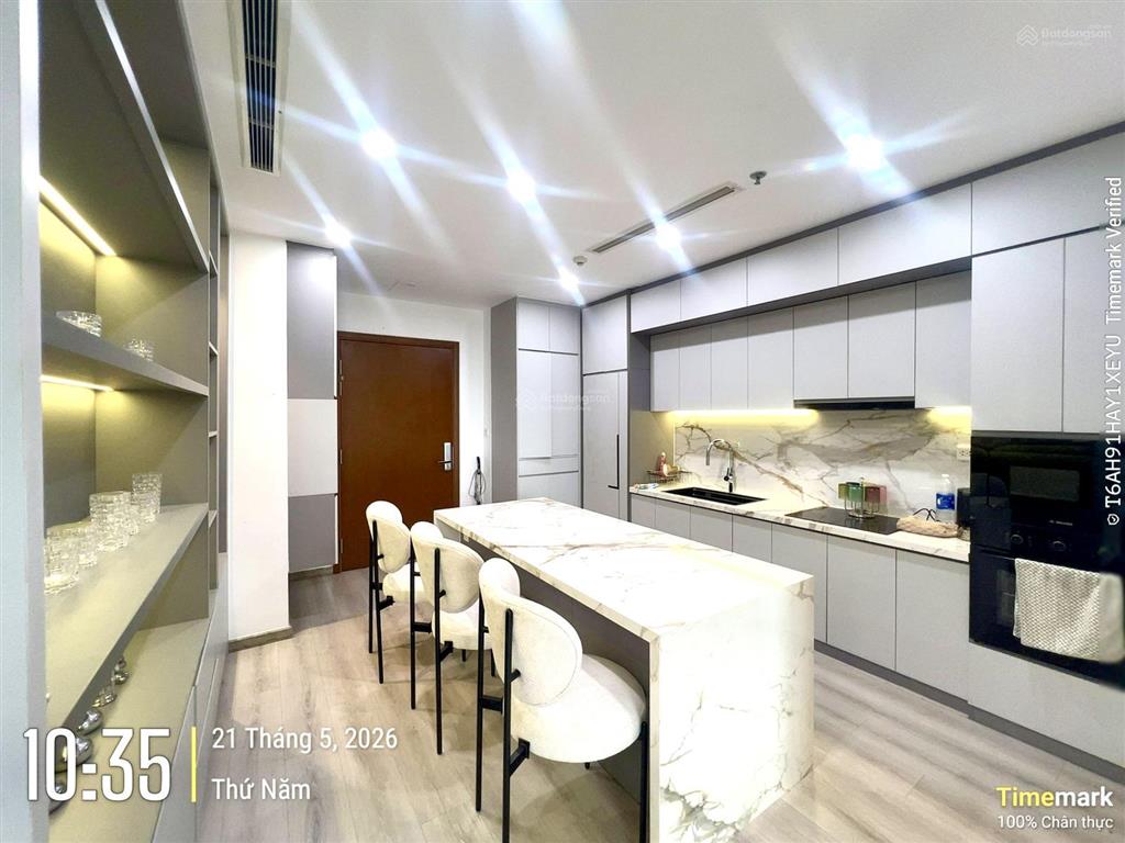 Bán 2pn tòa landmark plus, tầng cao