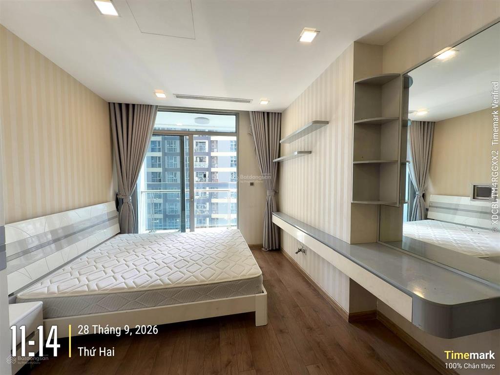 Trống 3pn 2 ban công, 116.4m2, giá cực tốt 27,7 triệu/tháng view sông, hướng mát cả ngày
