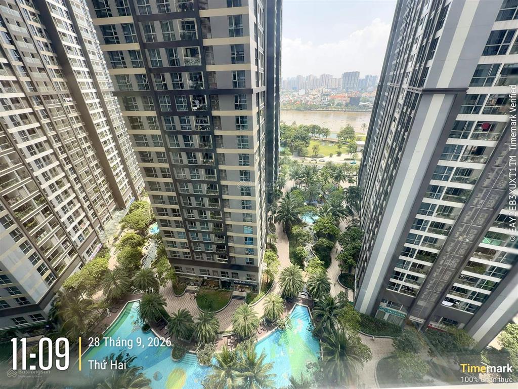 Trống 3pn 2 ban công, 116.4m2, giá cực tốt 27,7 triệu/tháng view sông, hướng mát cả ngày