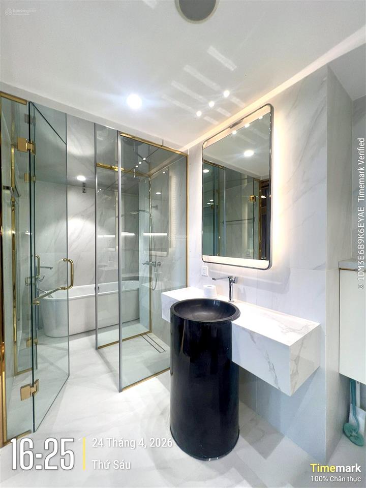 Cho thuê sky lm81 giá 150tr, 260m2, có hồ bơi, sân vườn, view cầu sài gòn, sông