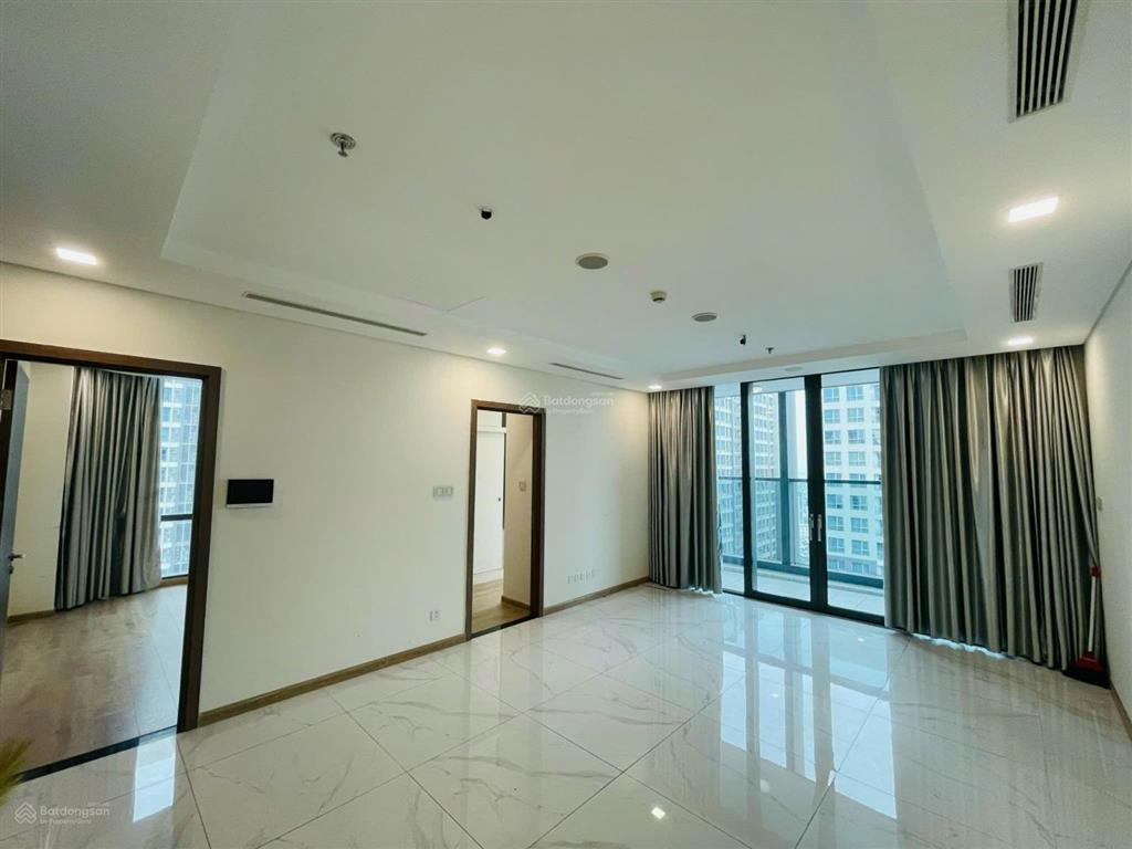 Bán gấp 2pn landmark 81  sẵn hđ thuê công ty 40,7 tr/tháng