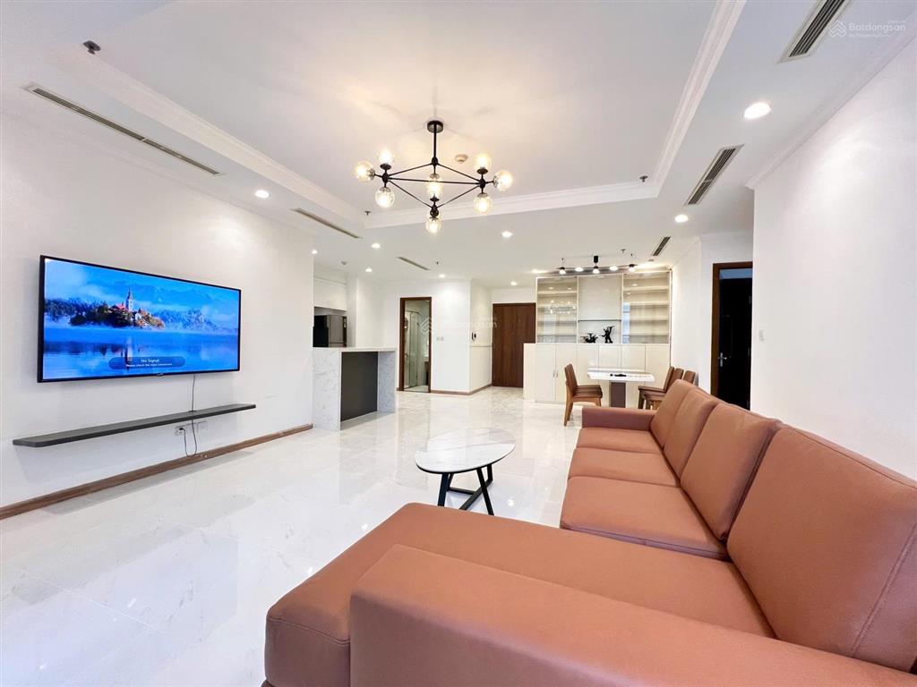 Căn hộ c1, 32 triệu/tháng, 135m2, 3pn, 2wc, có bồn tắm nằm