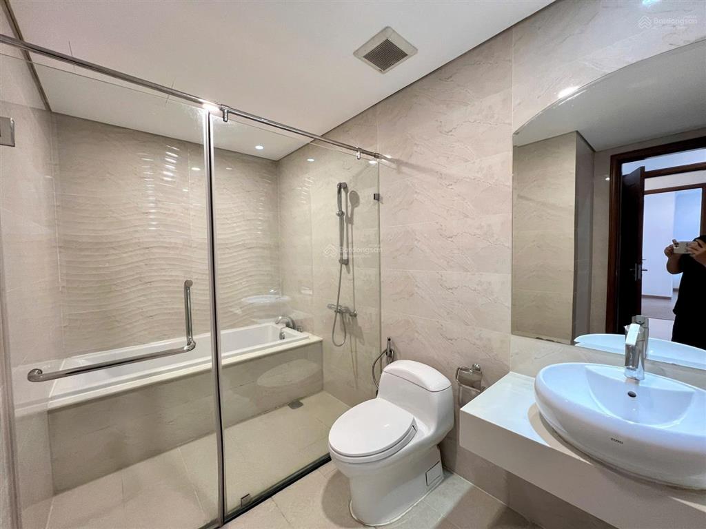 Căn hộ c1, 32 triệu/tháng, 135m2, 3pn, 2wc, có bồn tắm nằm