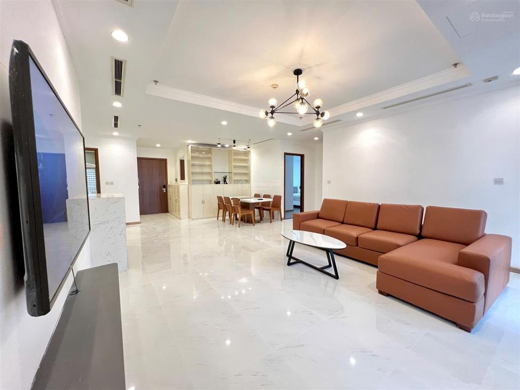 Căn hộ c1, 32 triệu/tháng, 135m2, 3pn, 2wc, có bồn tắm nằm