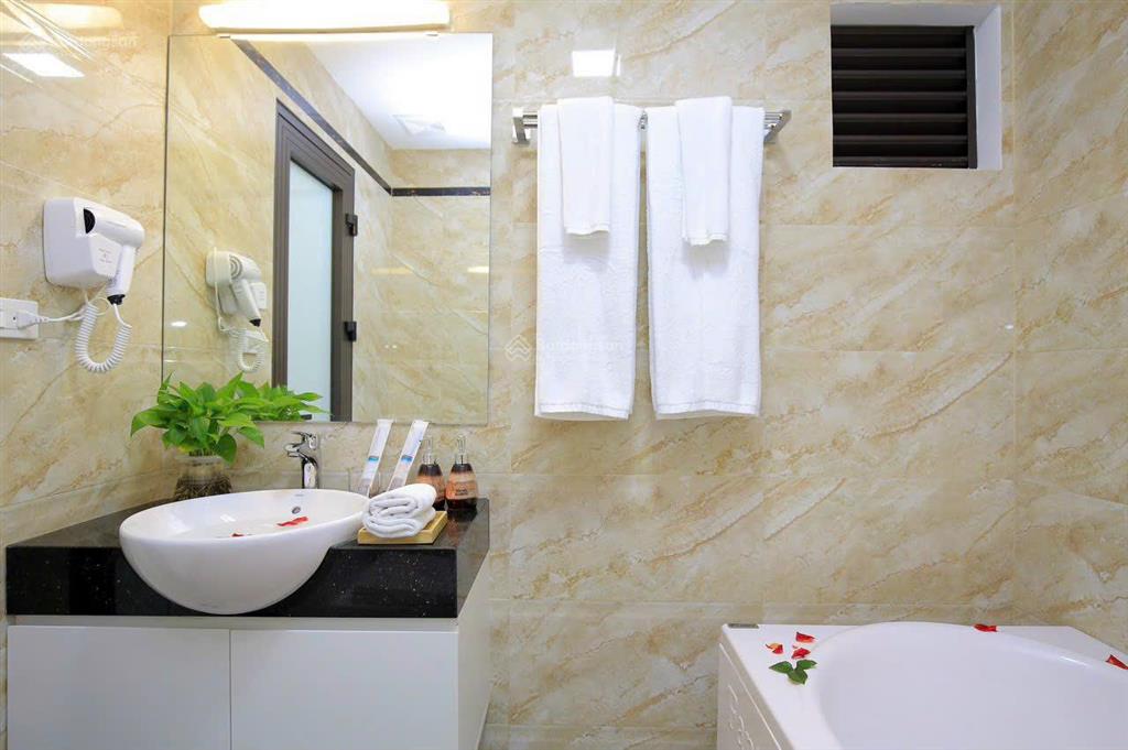 Cho thuê căn hộ phố kim mã 1k1n 60m2 9tr5 sẵn nội thất cao cấp bồn tắm giặt sấy riêng