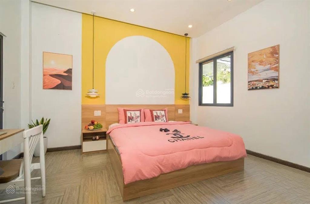 Giảm sốc 2 tỷ nhà có thang máy nhà 4 tầng mặt tiền lý thái tổ dt 126m nở hậu 11m