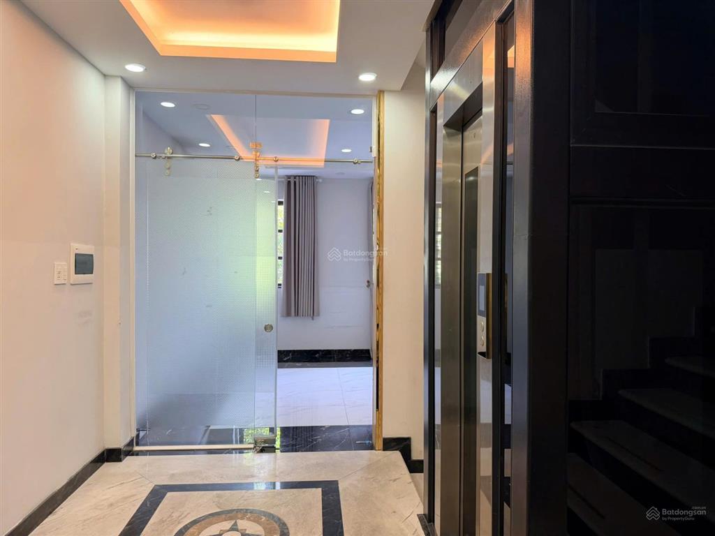 Cho thuê biệt thự cityland park hills, dt 10x20, có thang máy và máy lạnh