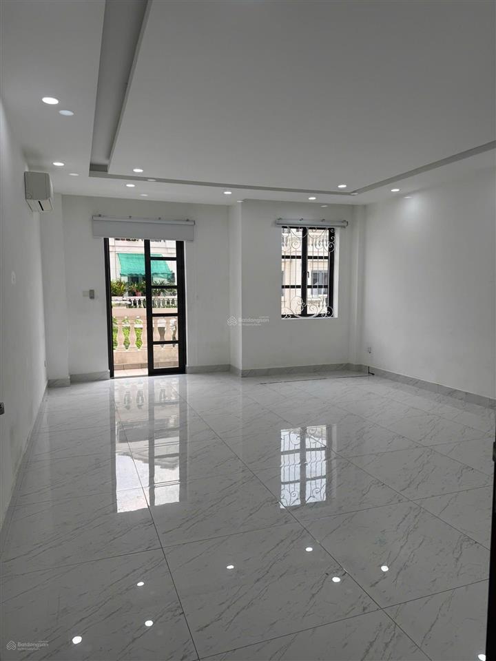 Cho thuê nhà phố cityland park hills, 1 hầm + 4 lầu, nhà mới full máy lạnh