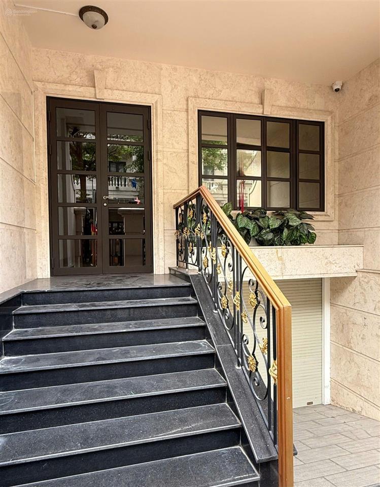 Cho thuê nhà phố cityland park hills, 1 hầm + 4 lầu, nhà mới full máy lạnh