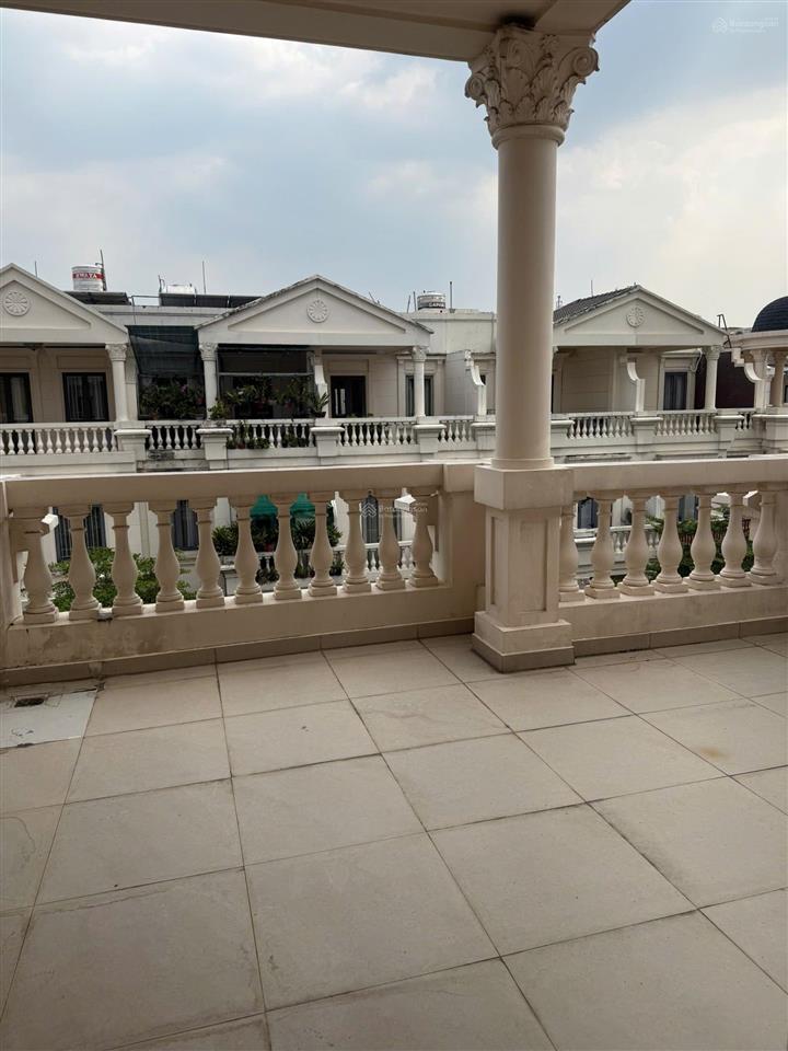 Cho thuê nhà phố cityland park hills, 1 hầm + 4 lầu, nhà mới full máy lạnh