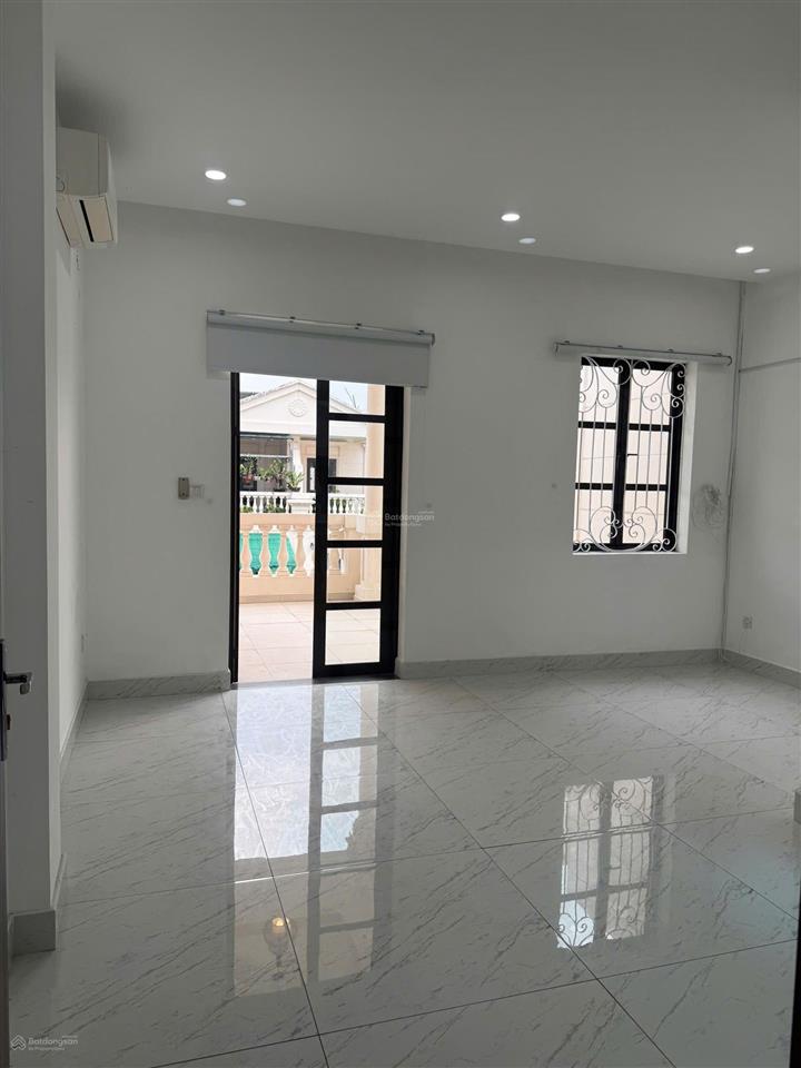 Cho thuê nhà phố cityland park hills, 1 hầm + 4 lầu, nhà mới full máy lạnh