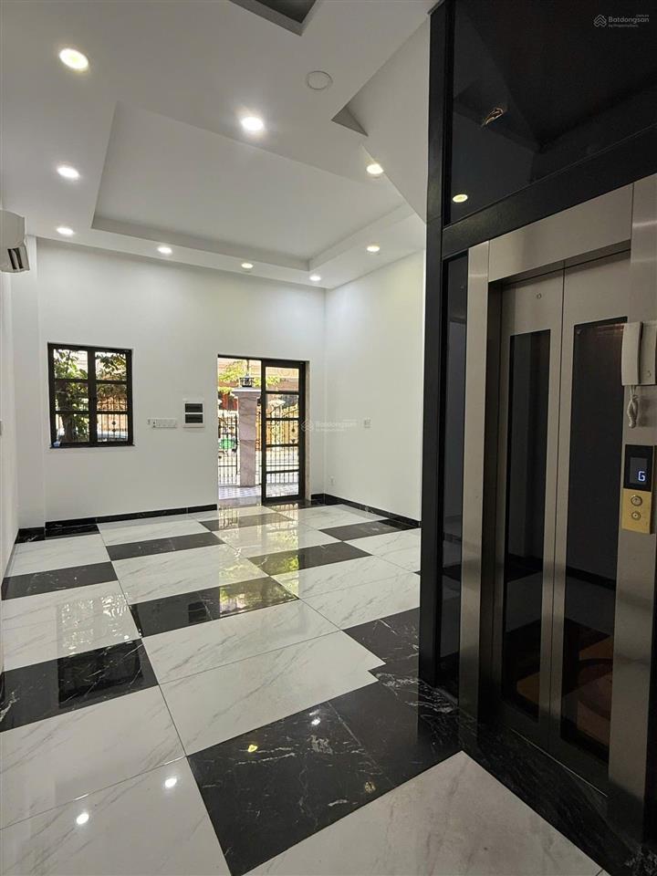 Cho thuê biệt thự 200m2 khu cityland park hills, vị trí đẹp có thang máy và sẵn máy lạnh