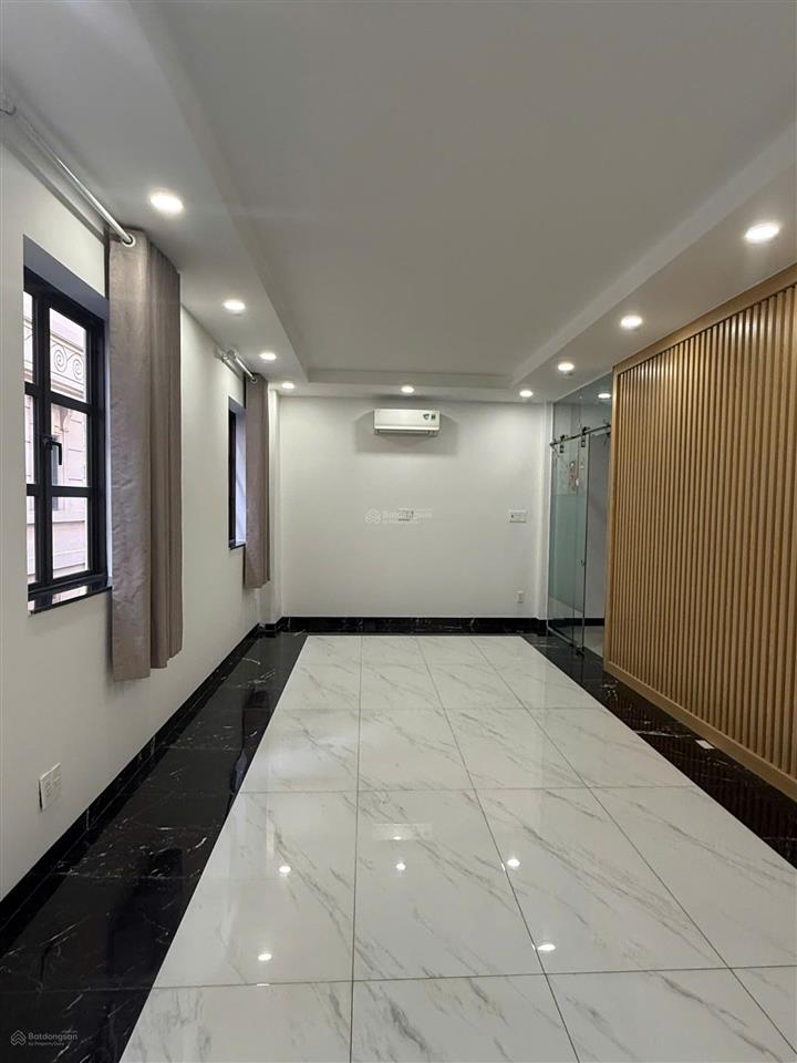 Cho thuê biệt thự 200m2 khu cityland park hills, vị trí đẹp có thang máy và sẵn máy lạnh