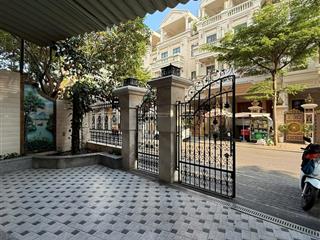 Cho thuê biệt thự 200m2 khu cityland park hills, vị trí đẹp có thang máy và sẵn máy lạnh
