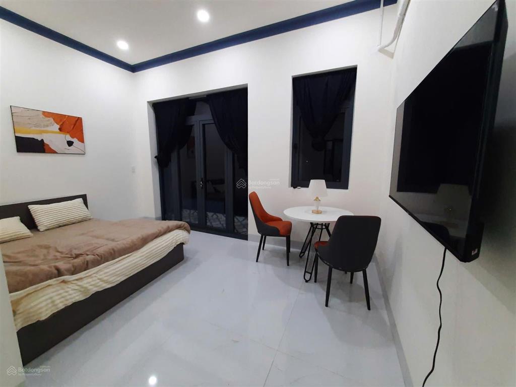 Cho thuê nhà nguyên căn mới xây full nội thất gần chợ hưng long
