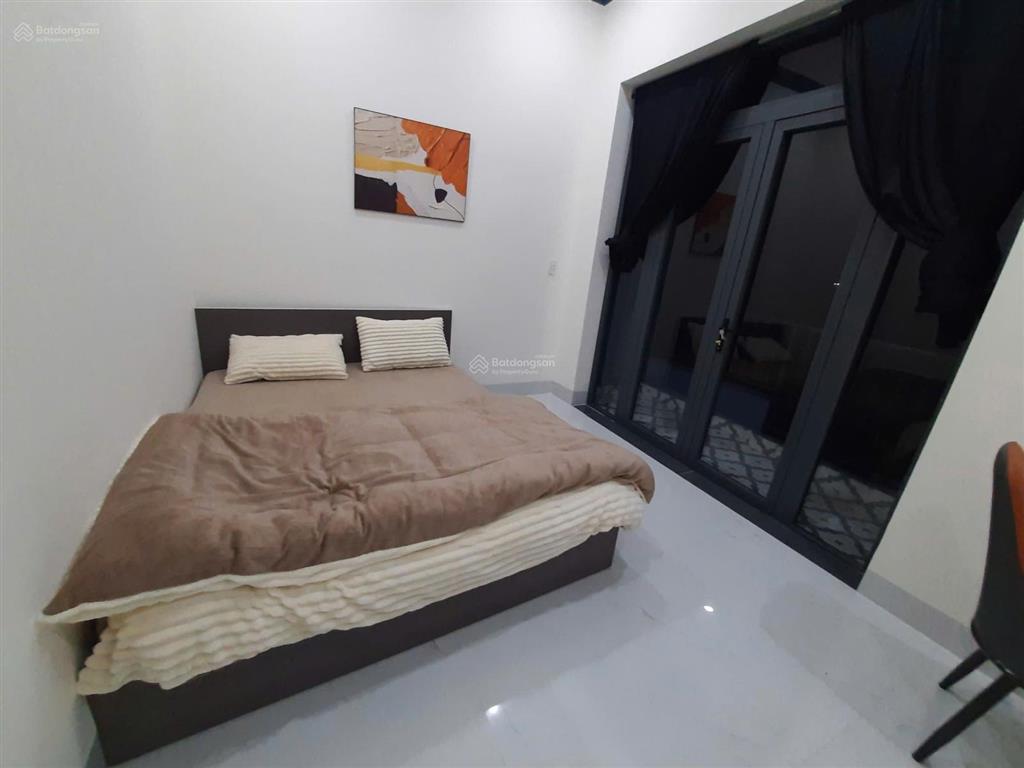Cho thuê nhà nguyên căn mới xây full nội thất gần chợ hưng long