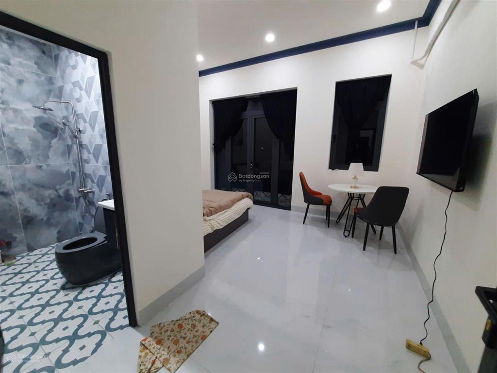 Cho thuê nhà nguyên căn mới xây full nội thất gần chợ hưng long