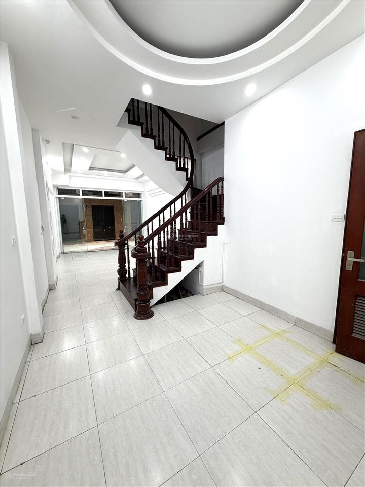 Cho thuê mbkd tầng 1 ngõ 1g trần quang diệu, ô chợ dừa