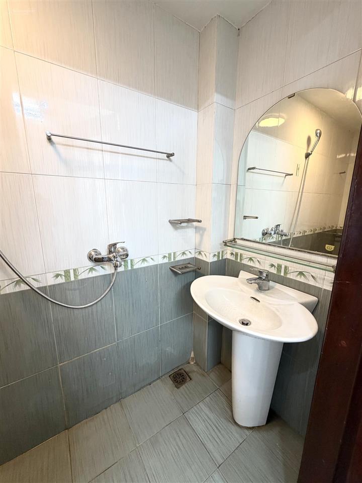 Cho thuê mbkd tầng 1 ngõ 1g trần quang diệu, ô chợ dừa