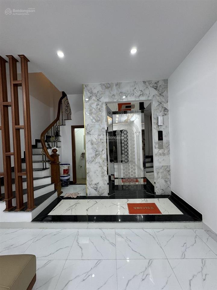 Chính chủ bán nhà phố đê la thành, dt 40m2, xây mới 7 tầng thang máy,vệ sinh khép kín giá 11,5 tỷ