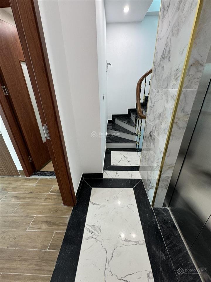 Chính chủ bán nhà phố đê la thành, dt 40m2, xây mới 7 tầng thang máy,vệ sinh khép kín giá 11,5 tỷ