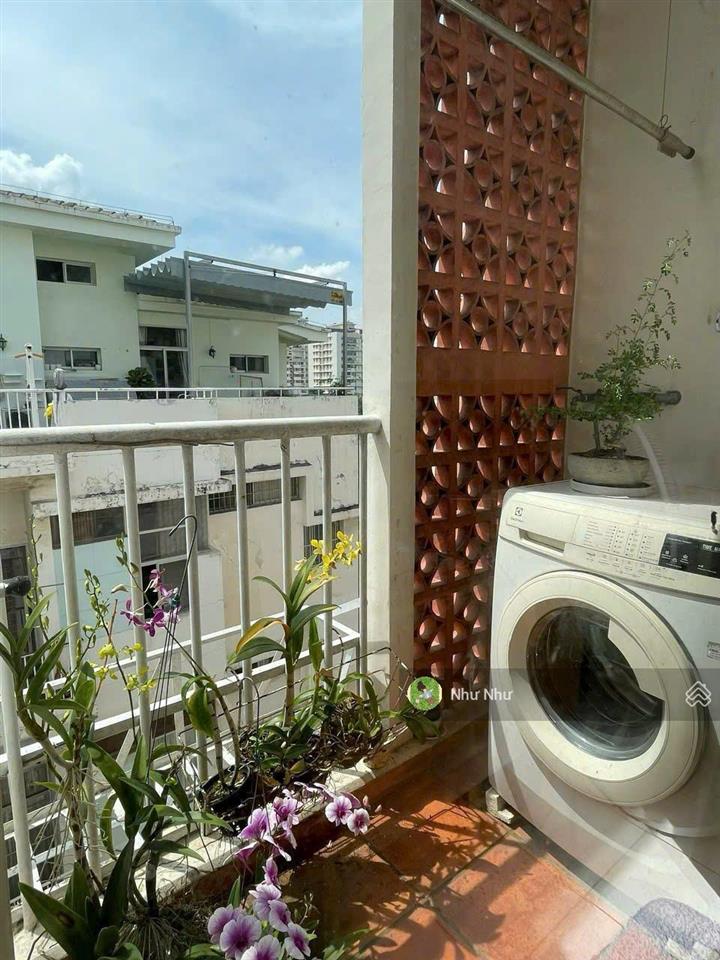 Không ở nên bán căn hưng vượng 1, q7, dt 80m2 2pn 2wc đã có sổ, nhà ít ở nên còn mới