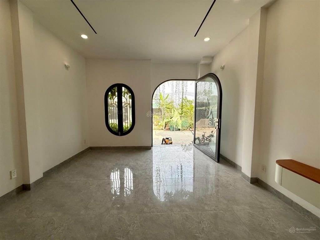 Bán nhà mới 2 tầng  3pn  70m2  long trường  chỉ 4 tỷ xíu  ngay ubnd long trường