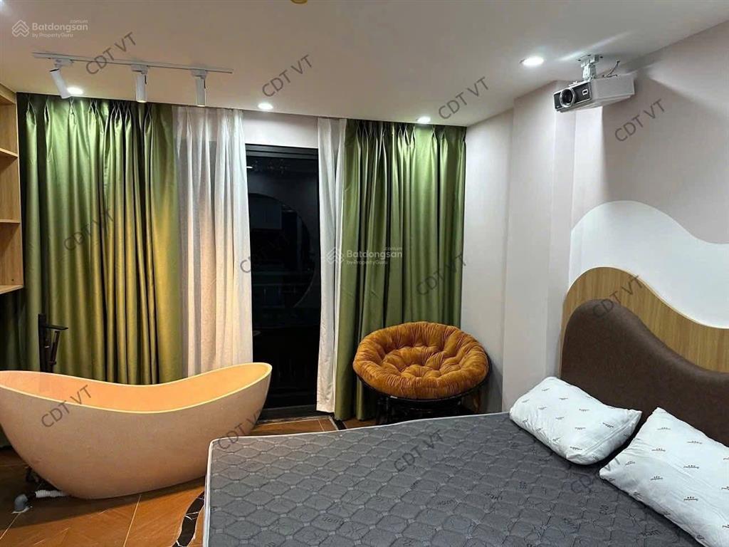 Hơn 14 tỷ ô tô tránh tại hồ tùng mậu, 9 tầng xây 50m, xây mới, thang máy