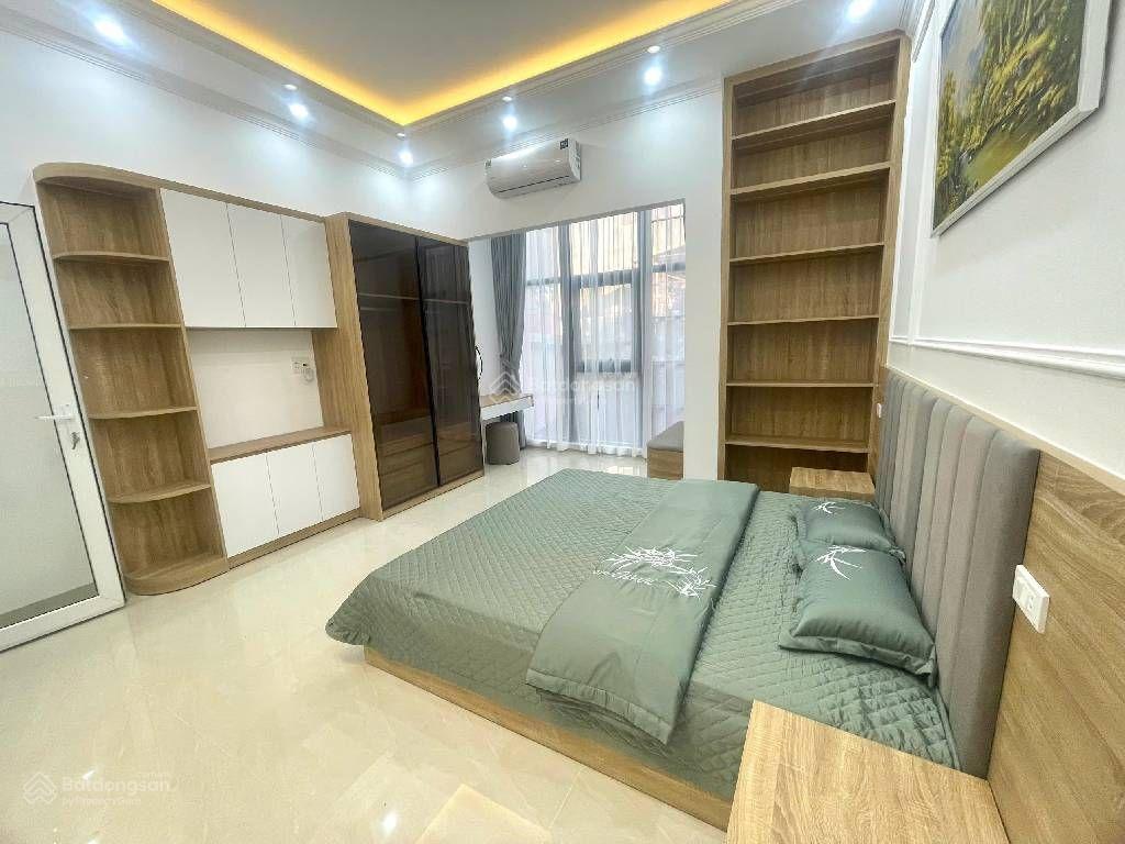 Đầu tưhiếmduy nhất 1 căn hoàng cầucách phố mấy bước chân3 thoáng.dt 35m4tmt 4.5m7.5tỷ ctl