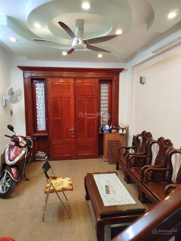 Bán nhà phân lô oto1 nhà ra oto tránhmặt vườn hoa hoàng cầu.dt 45m5tmt 5.1m17.2tỷ ctl