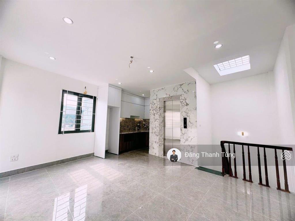 Bán nhà riêng thang máy lò đúc  trần khát chân, ngõ nông gần phố ra ô tô  dt42m2  mt4,1 x 5 tầng