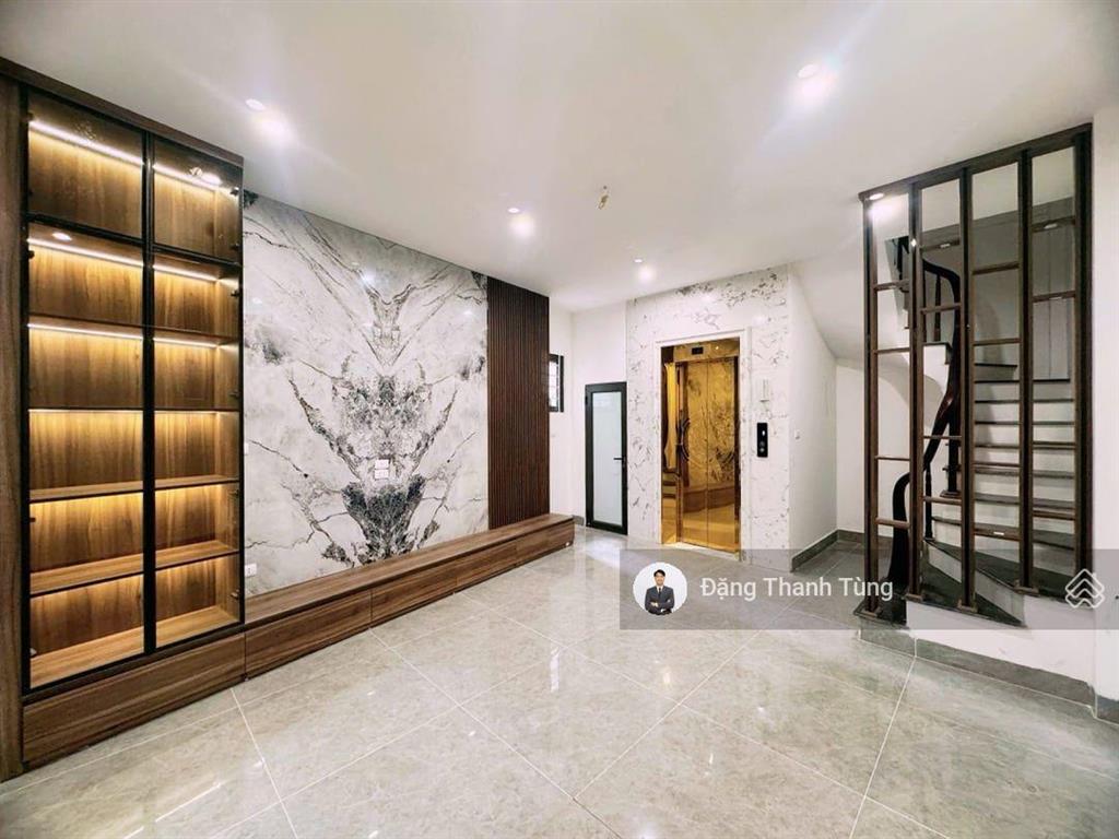 Bán nhà riêng thang máy lò đúc  trần khát chân, ngõ nông gần phố ra ô tô  dt42m2  mt4,1 x 5 tầng