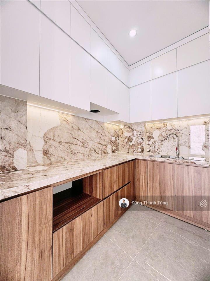 Bán nhà riêng thang máy lò đúc  trần khát chân, ngõ nông gần phố ra ô tô  dt42m2  mt4,1 x 5 tầng