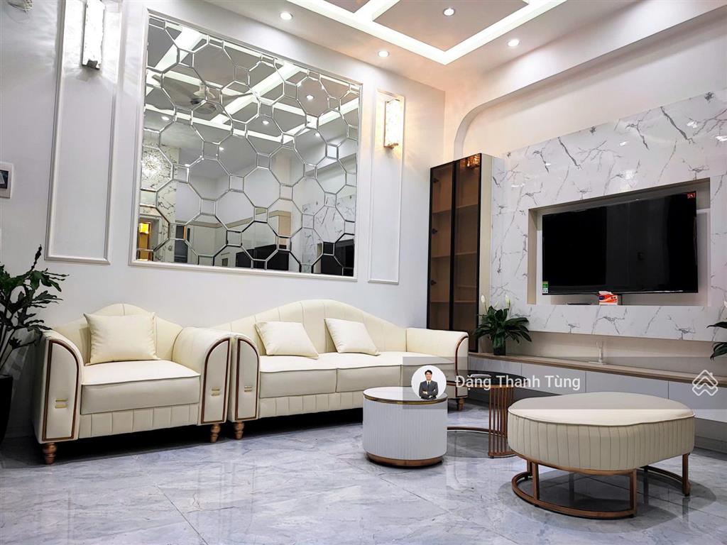 Bán nhà riêng thang máy khu vực đống đa  ô tô 7 chỗ đỗ cửa, 20m ra phố  dt 35m2  mt 5m x 6 tầng
