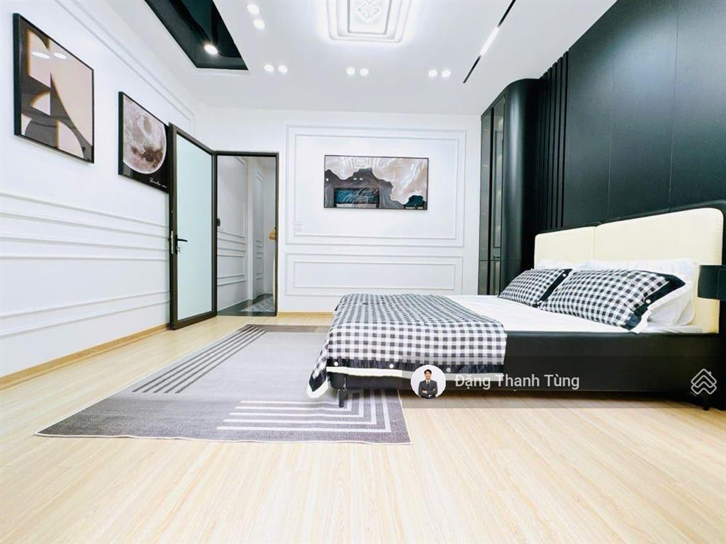 Bán nhà riêng phố vương thừa vũ chỉ vài bước chân ra phố ô tô tránh dt 42m2  mt 4.3m, 5 tầng 4 ngủ