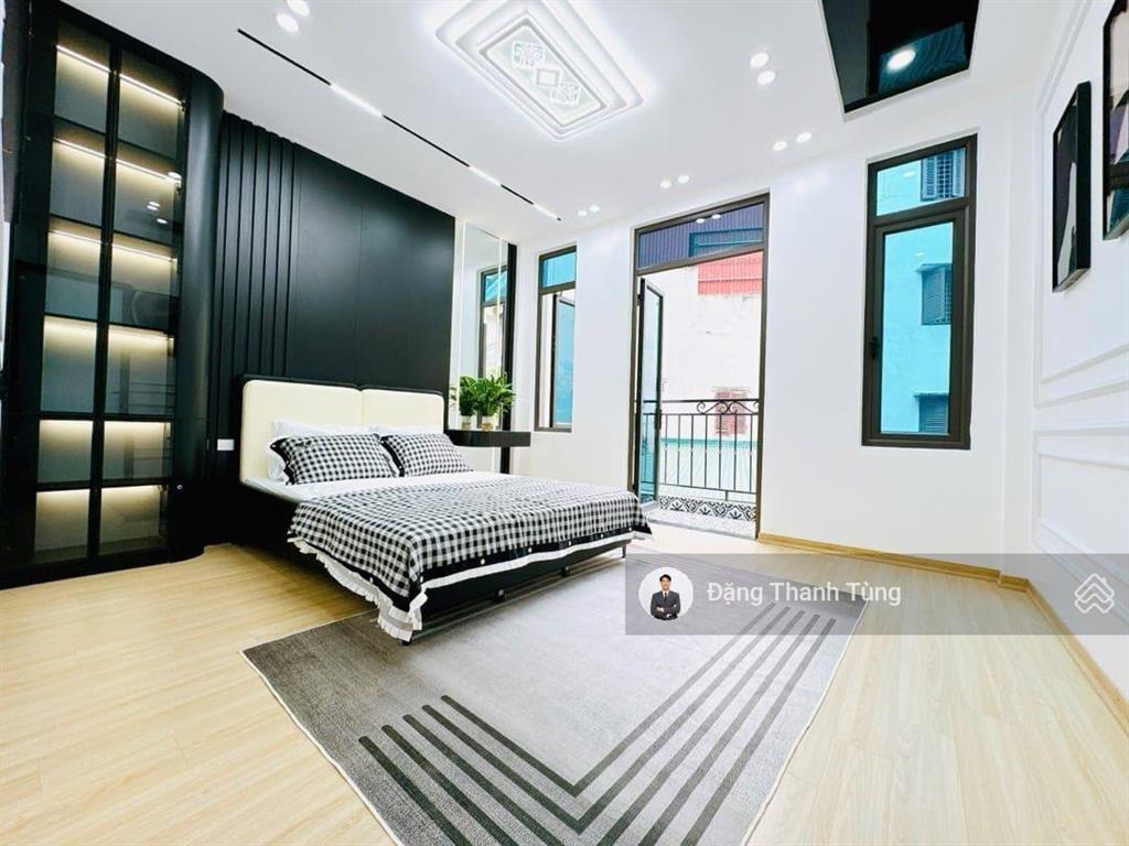 Bán nhà riêng phố vương thừa vũ chỉ vài bước chân ra phố ô tô tránh dt 42m2  mt 4.3m, 5 tầng 4 ngủ
