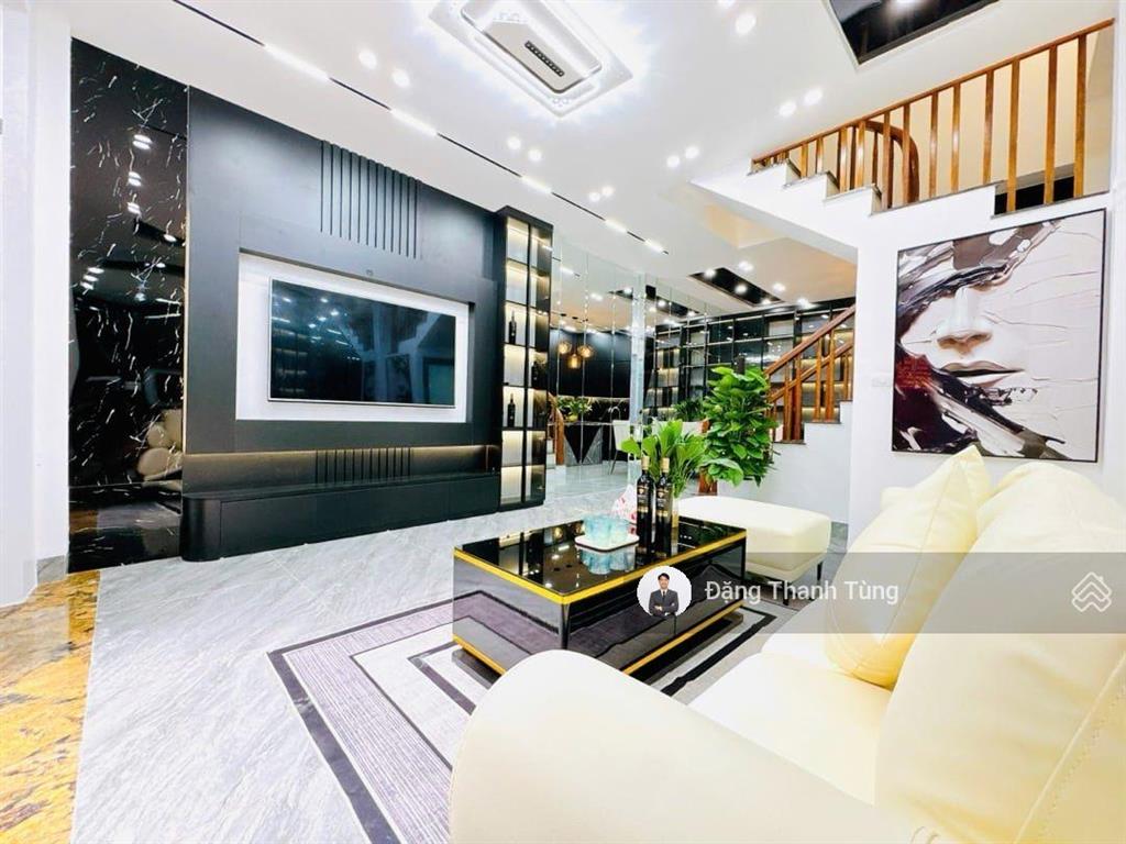 Bán nhà riêng phố vương thừa vũ chỉ vài bước chân ra phố ô tô tránh dt 42m2  mt 4.3m, 5 tầng 4 ngủ