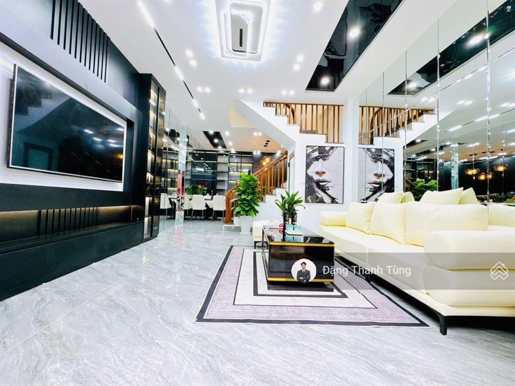 Bán nhà riêng phố vương thừa vũ chỉ vài bước chân ra phố ô tô tránh dt 42m2  mt 4.3m, 5 tầng 4 ngủ
