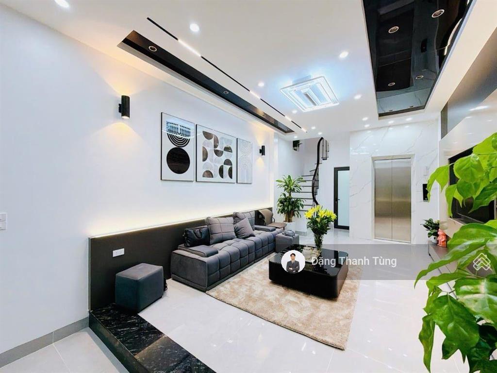 Đón đầu quy hoạch  nhà mới thang máy khương trung  mua là được. dt 41/47m2  mt 4.25m x 5 tầng.