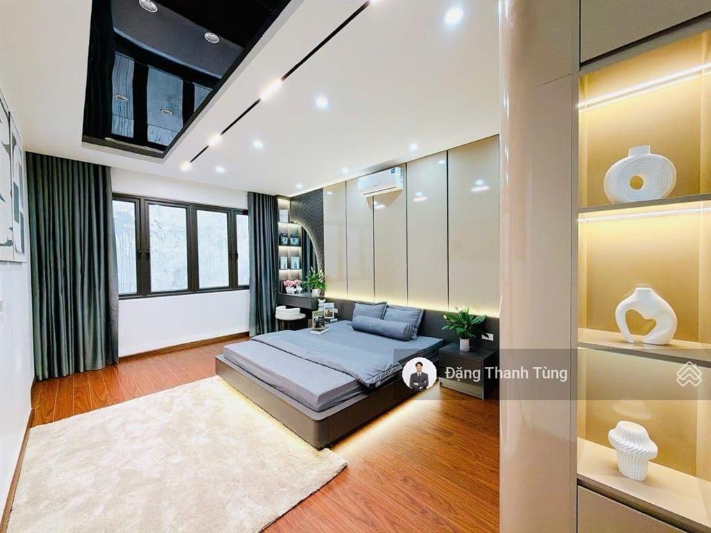 Đón đầu quy hoạch  nhà mới thang máy khương trung  mua là được. dt 41/47m2  mt 4.25m x 5 tầng.