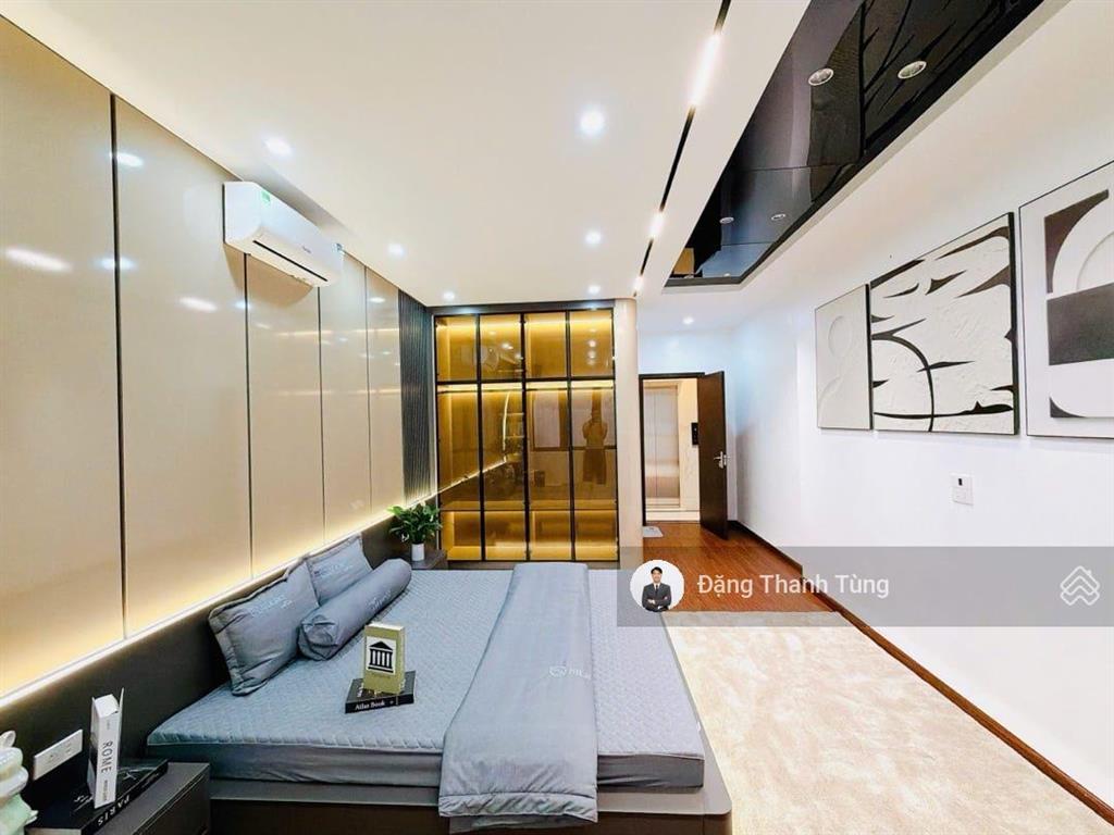 Đón đầu quy hoạch  nhà mới thang máy khương trung  mua là được. dt 41/47m2  mt 4.25m x 5 tầng.