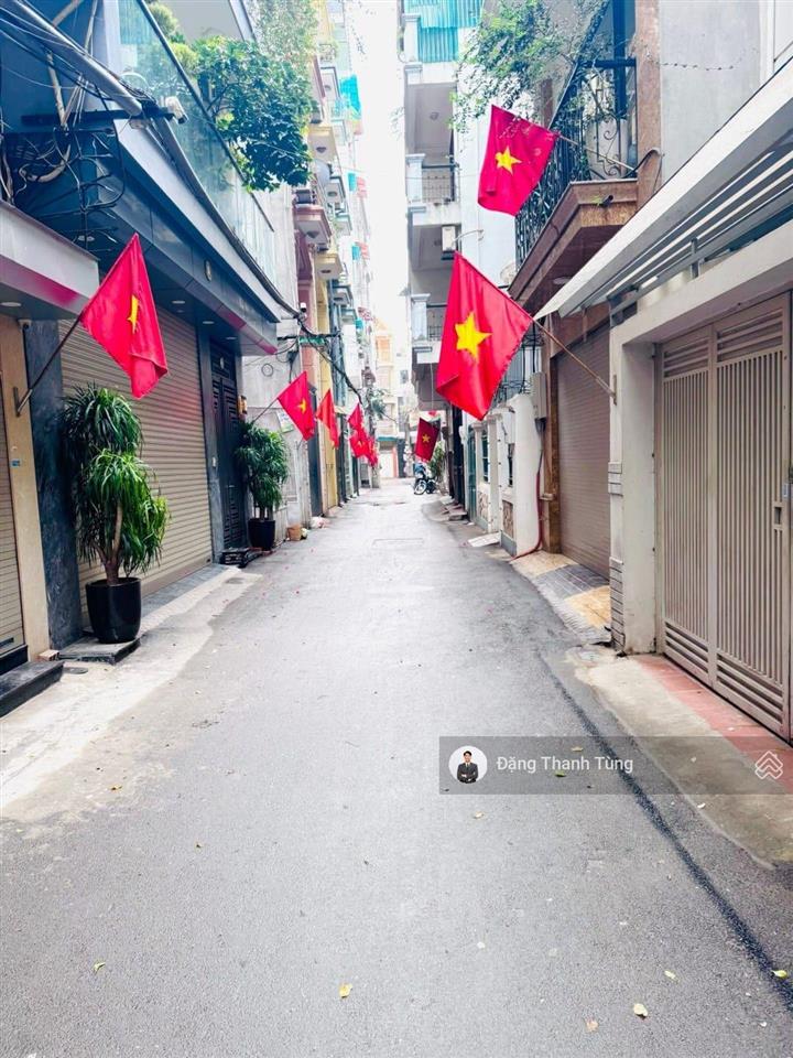 Bán nhà riêng đống đa  oto vào nhà  lô góc 2 thoáng sáng vĩnh viễn, phân lô ngõ thông vòng quanh.