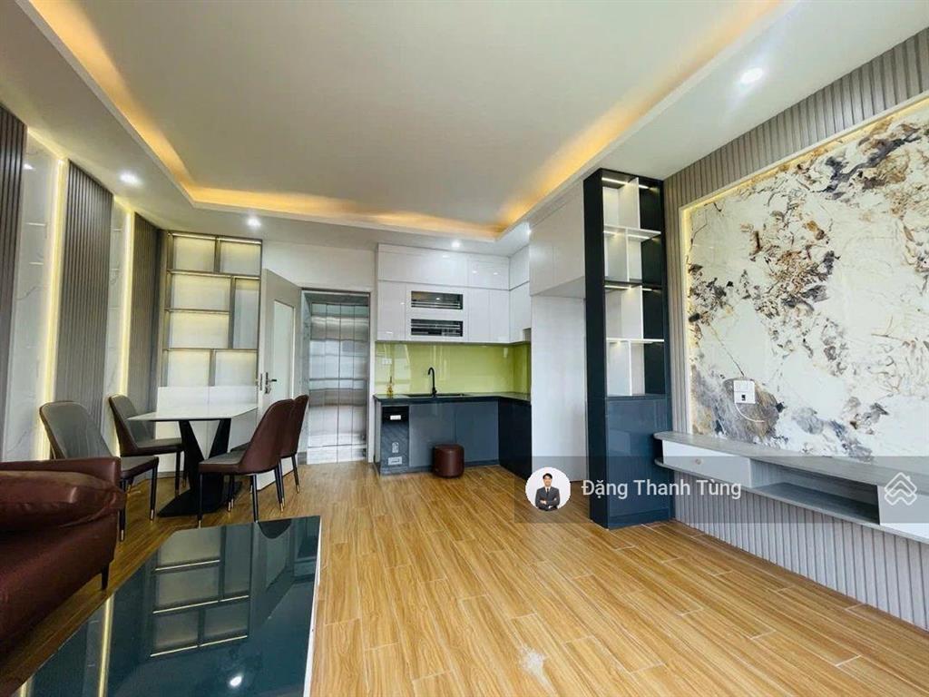 Bán nhà riêng thang máy ngã tư sở  ngõ thông, kinh doanh, 1 nhà ra phố. dt 32m  mt4.55m x 7 tầng.