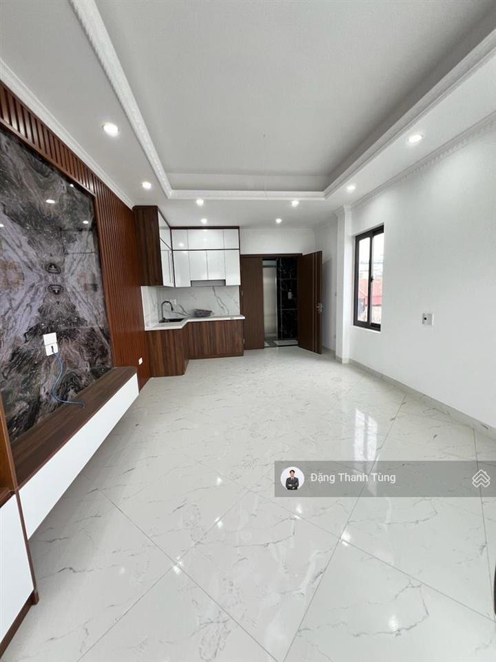Bán nhà đống đa  oto vào nhà  thang máy  lô góc 2 thoáng vĩnh viễn. dt37/40m2  mt6.1m x 7 tầng.