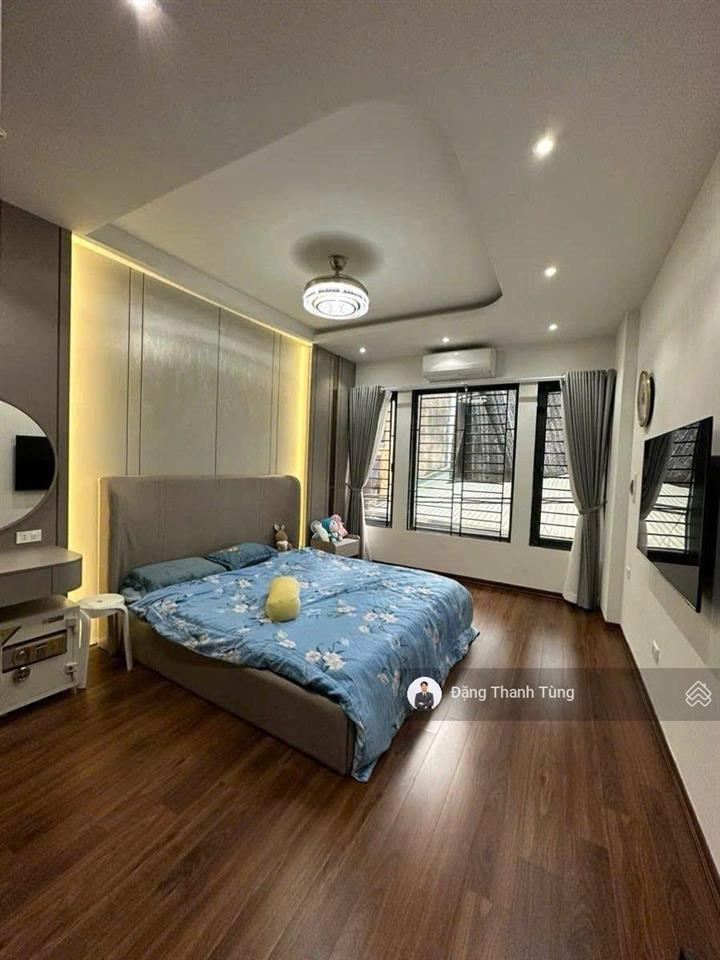 Bán nhà riêng dt38m2  mt3.6mx5tầng. lô góc ngõ thông gần phố ra oto, chỉ cách viện thanh nhàn 200m