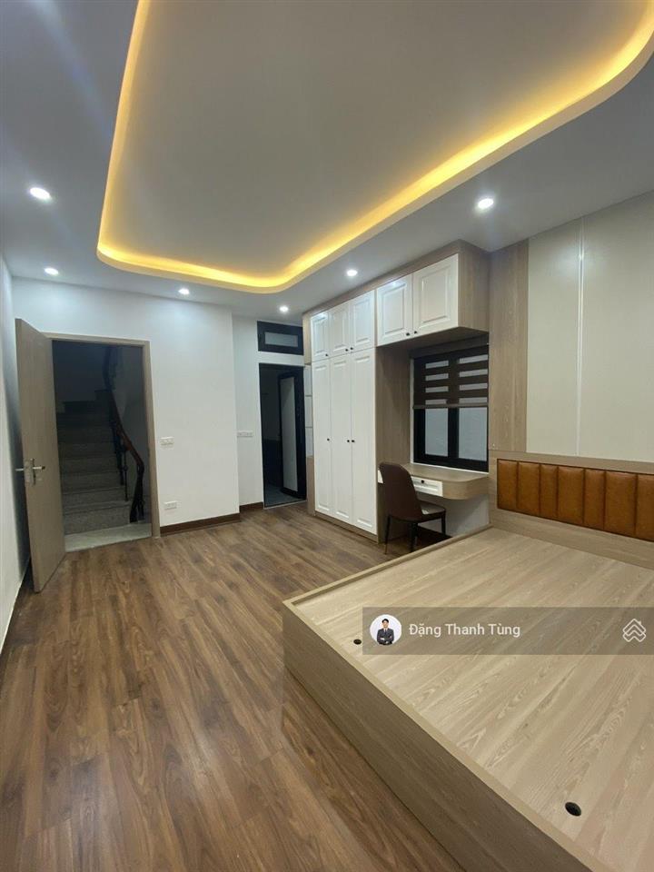 Bán nhà riêng vf3 đỗ cửa  lô góc  cách vành đai 2.5m chỉ 400m. dt 30m2  mt 3.8m x 5 tầng ở ngay.