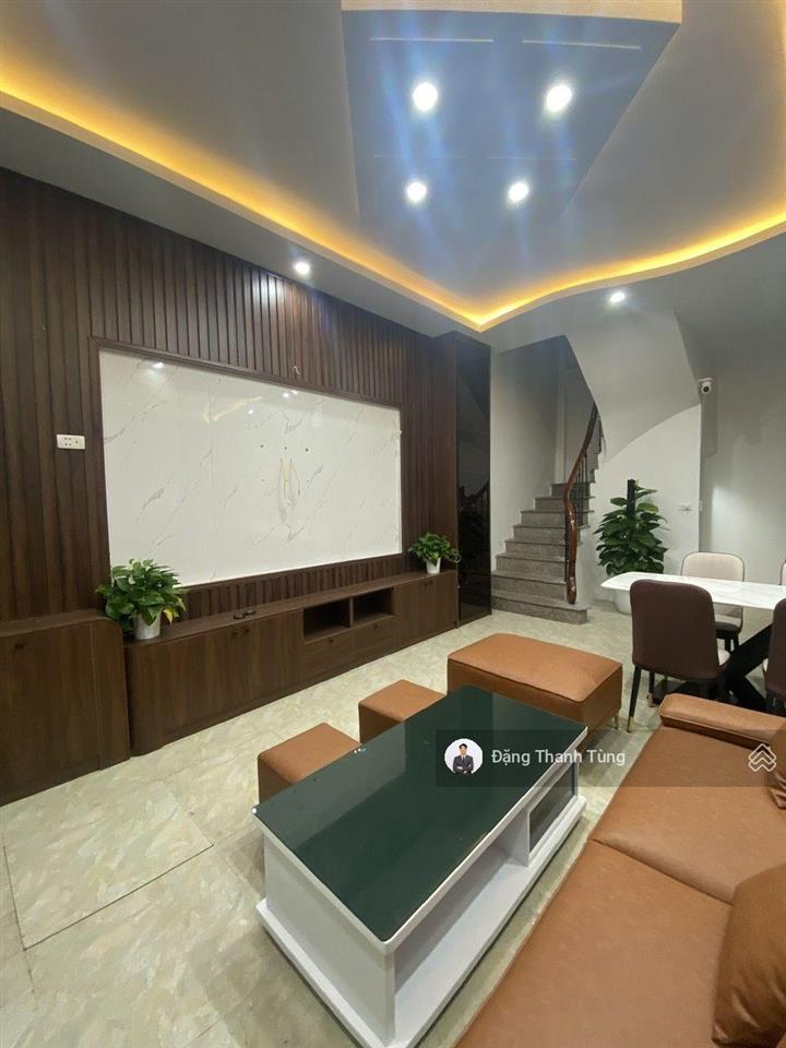 Bán nhà riêng vf3 đỗ cửa  lô góc  cách vành đai 2.5m chỉ 400m. dt 30m2  mt 3.8m x 5 tầng ở ngay.