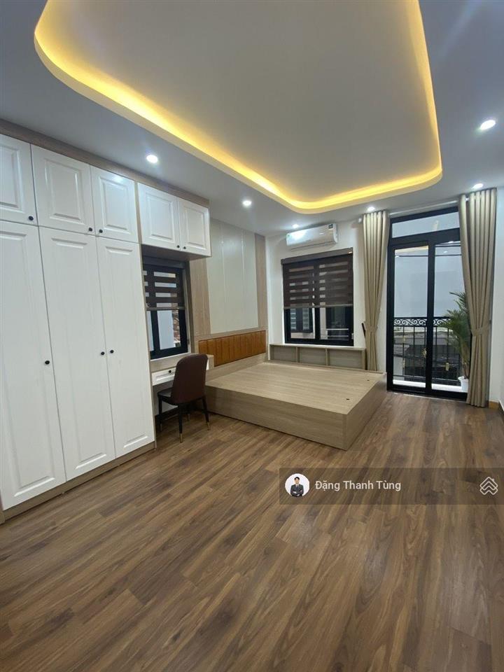 Bán nhà riêng vf3 đỗ cửa  lô góc  cách vành đai 2.5m chỉ 400m. dt 30m2  mt 3.8m x 5 tầng ở ngay.