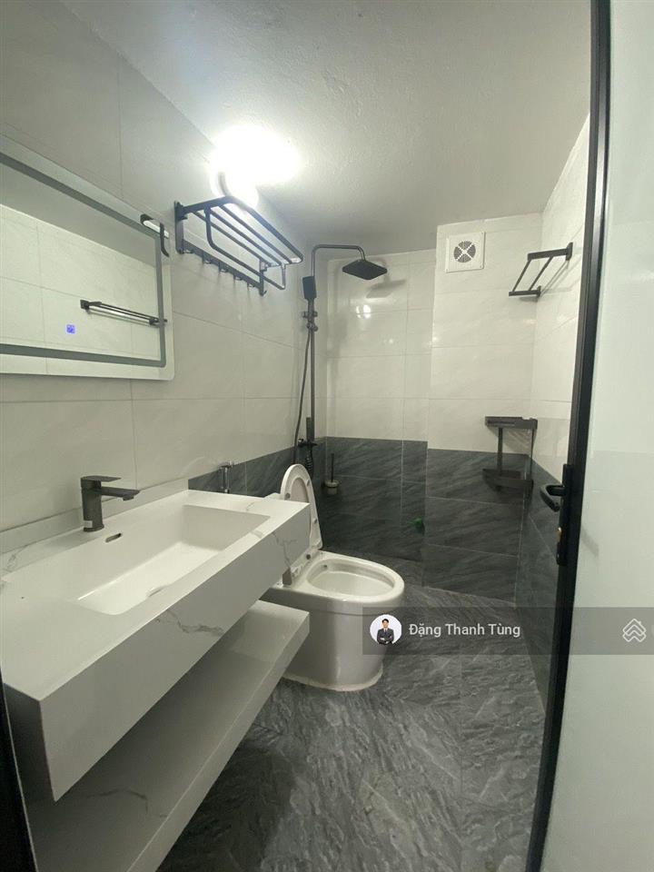 Bán nhà riêng vf3 đỗ cửa  lô góc  cách vành đai 2.5m chỉ 400m. dt 30m2  mt 3.8m x 5 tầng ở ngay.